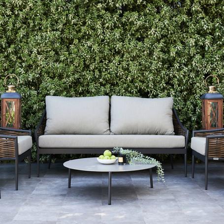 Furnishing Ideas To Create An Entertaining Outdoor Area