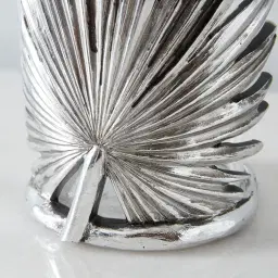 Leaves Candle Holder