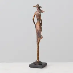 Cleo Statue
