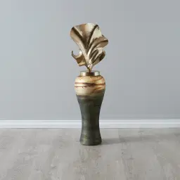 Ruffled Leaf Bottle - Medium