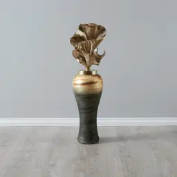 Ruffled Leaf Bottle - Medium