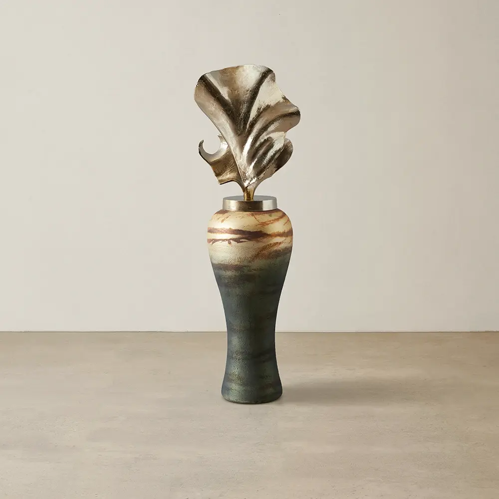 Ruffled Leaf Bottle - Medium