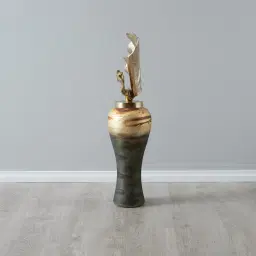 Ruffled Leaf Bottle - Medium