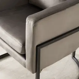 Cynthia Chair II - Mushroom with Shiny Black Base 
