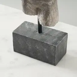 Koros Statue Stand