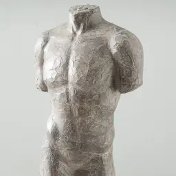 Koros Statue Stand