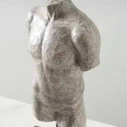 Koros Statue Stand