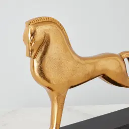 Stance Gold Horse Metal Decorative