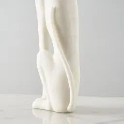 Rover White Color Dog Statue	