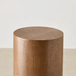 Trento Round Amber Brown Ash Veneer Medium Plinth