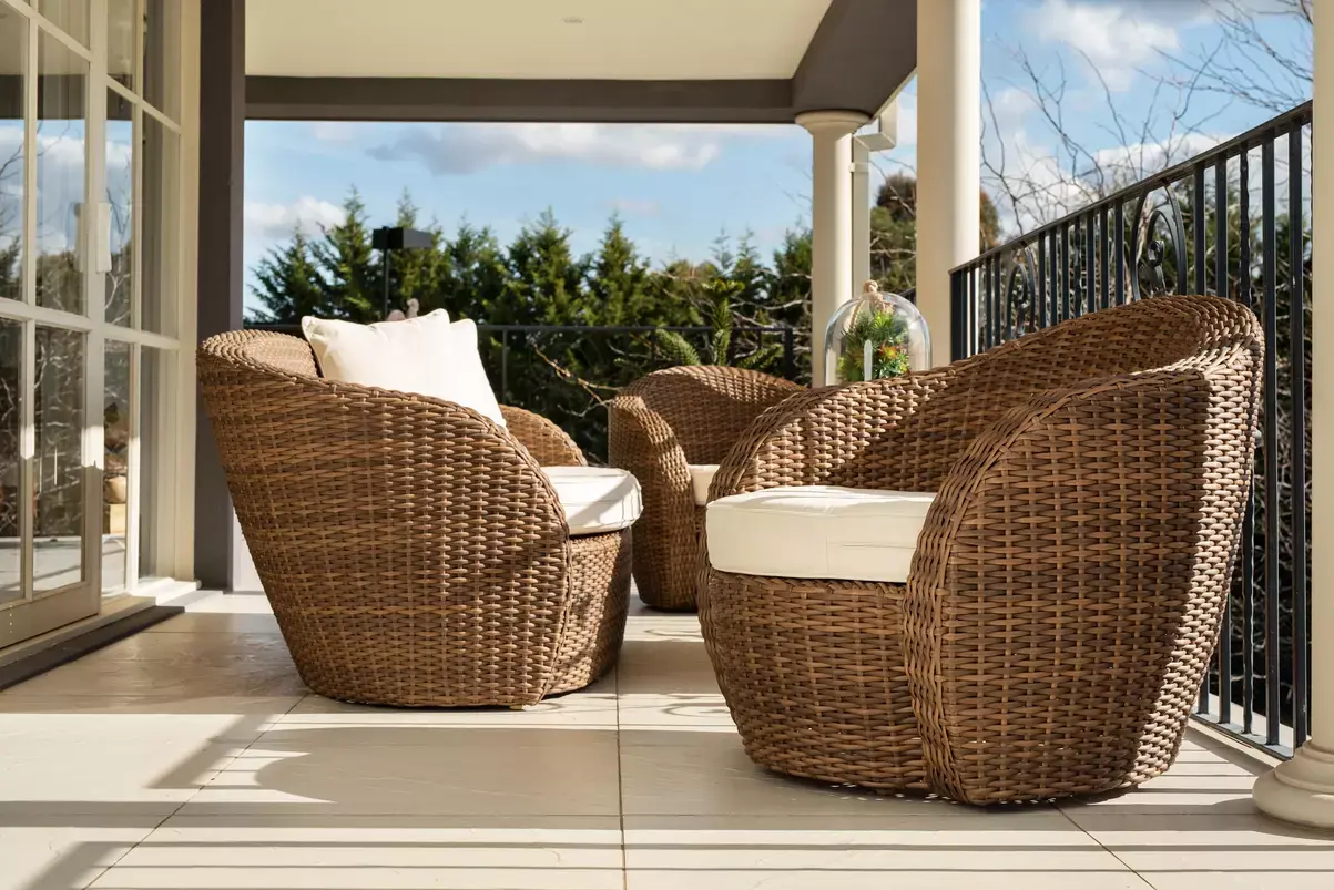 Furnishing Ideas To Create An Entertaining Outdoor Area
